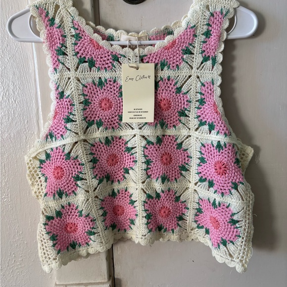 Crochet Floral Crop Top - Picture 1 of 3
